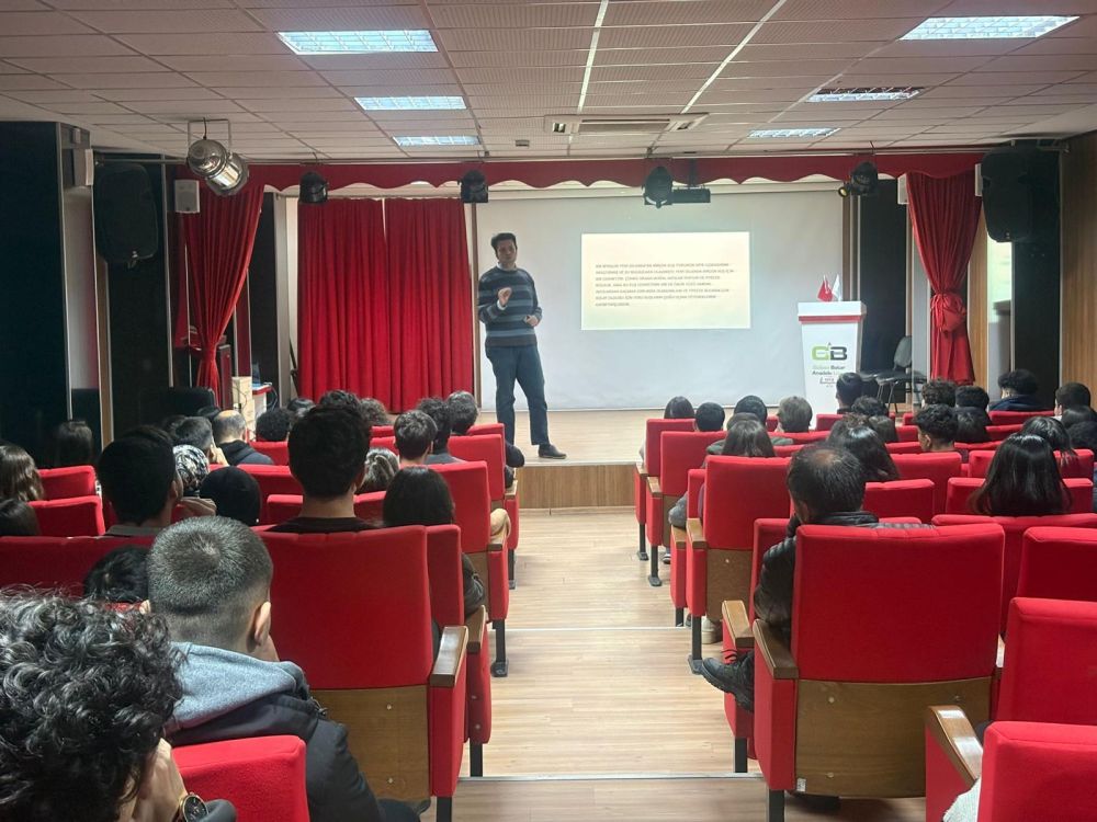 DİJİTAL ÇAĞDA KARİYER GELİŞTİRME EĞİTİMLERİ VERİLDİ-i6992e45642c38.jpg